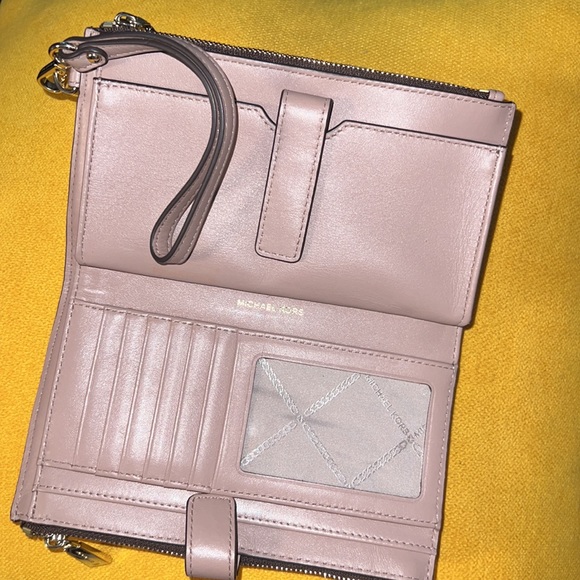 Gently used Michael Kors monogram bag with matching wallet - Picture 3 of 6